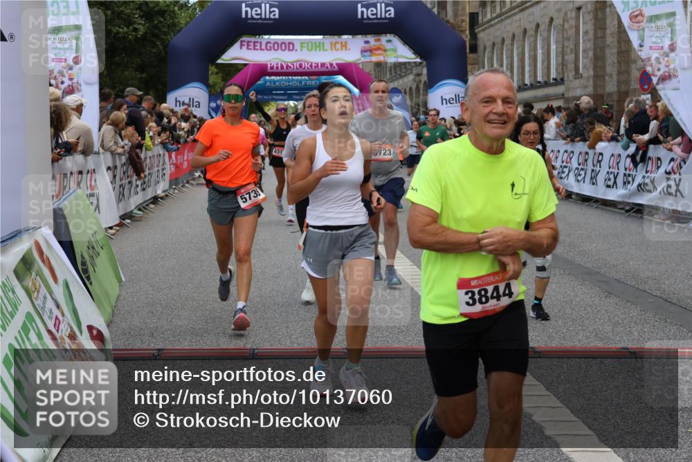 06.09.2026 - CURREX Alsterlauf Strokosch-Dieckow http://msf.ph/oto/10137060 06.09.2026 09:59:20 Ziel 2220, 2367, 2772, 2913, 3600, 3657, 3825, 3844, 3892, 4091, 4139, 4158, 4217, 4748, 4791, 5160, 5249, 5283, 5723, 5735, 6059, 6144, 6312, 6443, 6447 meine-sportfotos.de