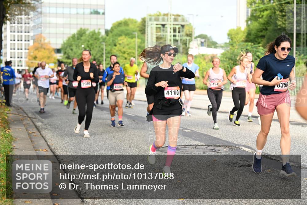 06.09.2026 - CURREX Alsterlauf Dr. Thomas Lammeyer http://msf.ph/oto/10137088 06.09.2026 10:02:30 Laufen 3980, 4508, 454, 3677, 4110, 6350 meine-sportfotos.de