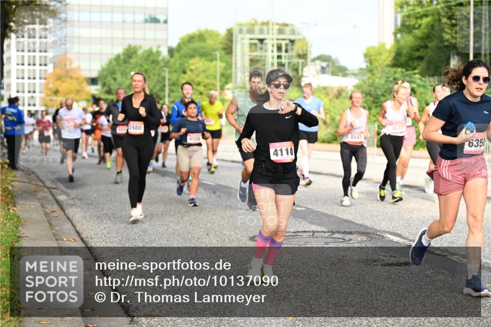 06.09.2026 - CURREX Alsterlauf Dr. Thomas Lammeyer http://msf.ph/oto/10137090 06.09.2026 10:02:30 Laufen 3980, 4508, 4110, 4545, 3677, 6350 meine-sportfotos.de
