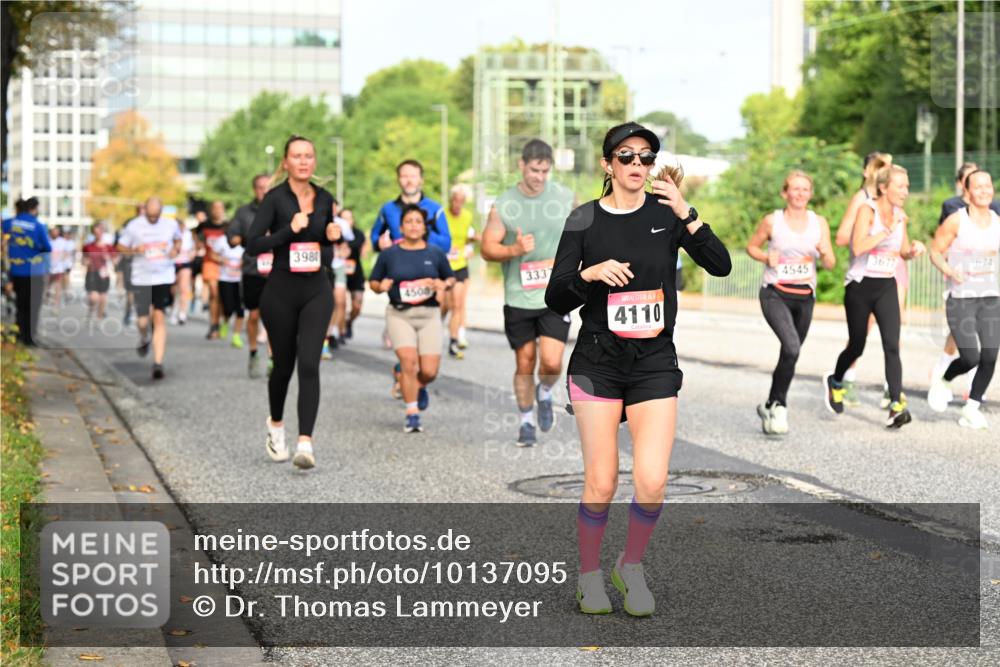 06.09.2026 - CURREX Alsterlauf Dr. Thomas Lammeyer http://msf.ph/oto/10137095 06.09.2026 10:02:30 Laufen 3981, 4500, 333, 21, 4110, 4545, 3677, 3674 meine-sportfotos.de