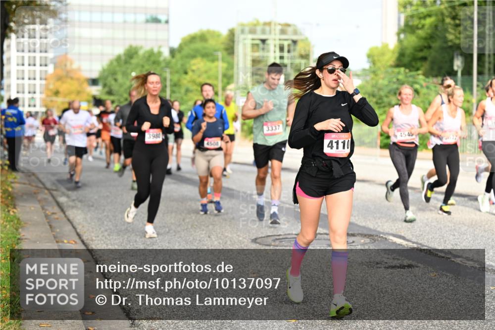 06.09.2026 - CURREX Alsterlauf Dr. Thomas Lammeyer http://msf.ph/oto/10137097 06.09.2026 10:02:30 Laufen 3980, 4500, 3337, 4110, 4545 meine-sportfotos.de