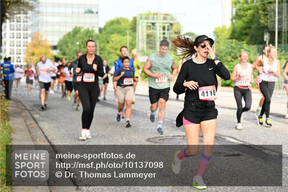 06.09.2026 - CURREX Alsterlauf Dr. Thomas Lammeyer http://msf.ph/oto/10137098 06.09.2026 10:02:31 Laufen 3980, 4500, 337, 4110, 4545, 3677 meine-sportfotos.de
