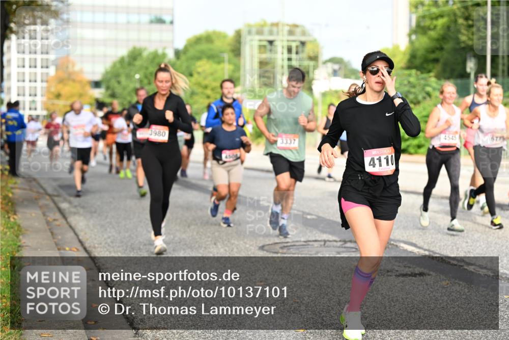06.09.2026 - CURREX Alsterlauf Dr. Thomas Lammeyer http://msf.ph/oto/10137101 06.09.2026 10:02:31 Laufen 1980, 3337, 4110, 4545 meine-sportfotos.de