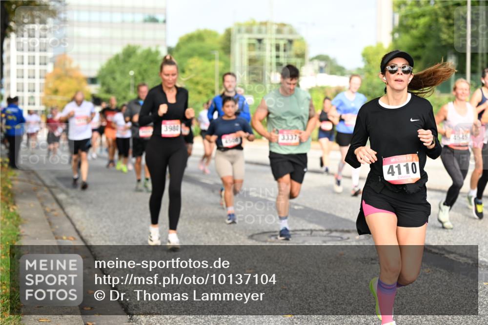 06.09.2026 - CURREX Alsterlauf Dr. Thomas Lammeyer http://msf.ph/oto/10137104 06.09.2026 10:02:31 Laufen 3980, 3337, 4110, 4545 meine-sportfotos.de