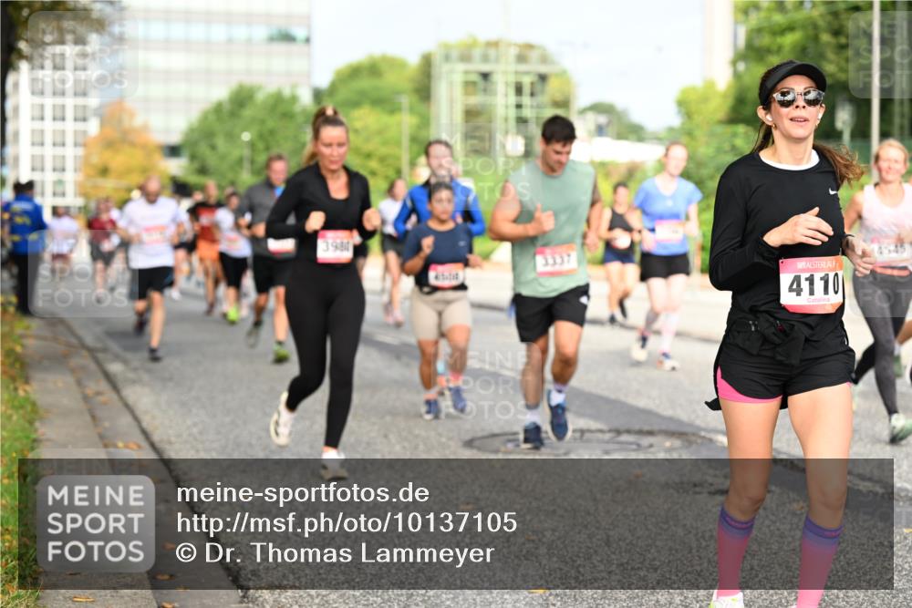 06.09.2026 - CURREX Alsterlauf Dr. Thomas Lammeyer http://msf.ph/oto/10137105 06.09.2026 10:02:31 Laufen 3981, 4110 meine-sportfotos.de