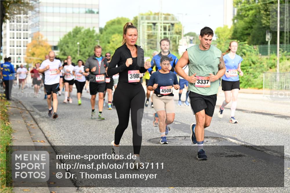 06.09.2026 - CURREX Alsterlauf Dr. Thomas Lammeyer http://msf.ph/oto/10137111 06.09.2026 10:02:32 Laufen 5174, 6433, 3980, 4508, 3337, 2266 meine-sportfotos.de