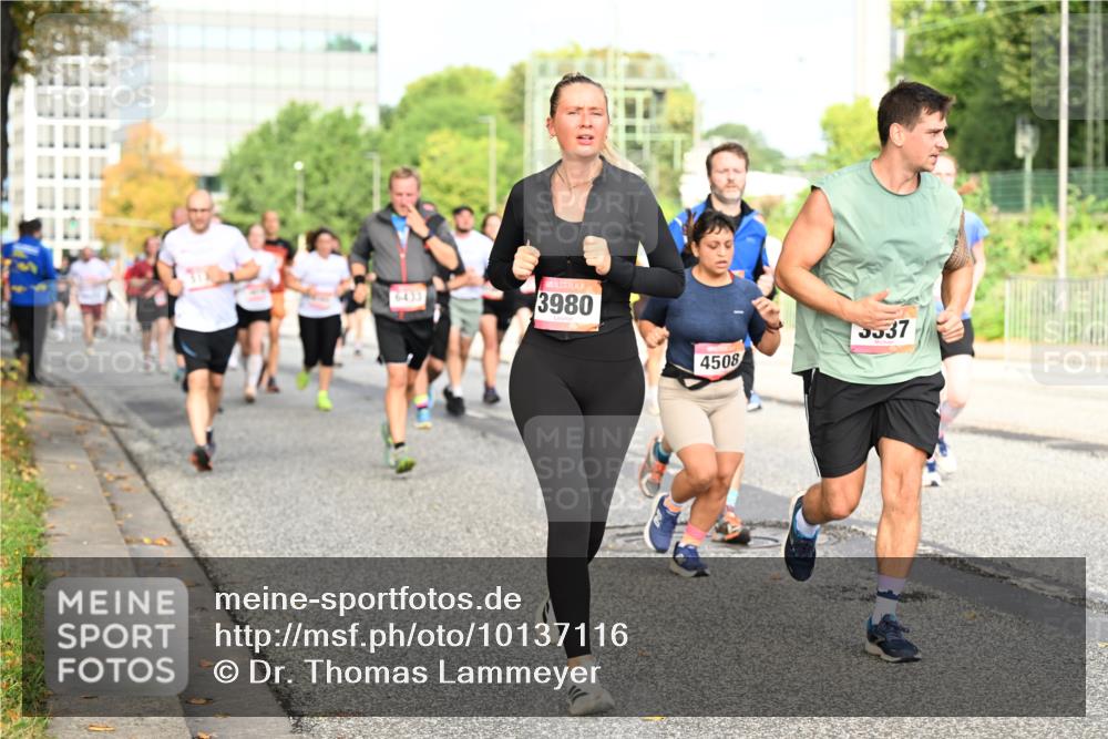 06.09.2026 - CURREX Alsterlauf Dr. Thomas Lammeyer http://msf.ph/oto/10137116 06.09.2026 10:02:32 Laufen 6433, 3980, 4508, 5537 meine-sportfotos.de