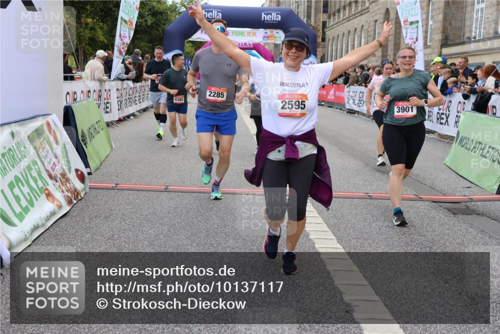 06.09.2026 - CURREX Alsterlauf Strokosch-Dieckow http://msf.ph/oto/10137117 06.09.2026 10:13:06 Ziel 2073, 2285, 2588, 2595, 2725, 2824, 3891, 3901, 4035, 4103, 5162, 5601, 5943, 8186 meine-sportfotos.de