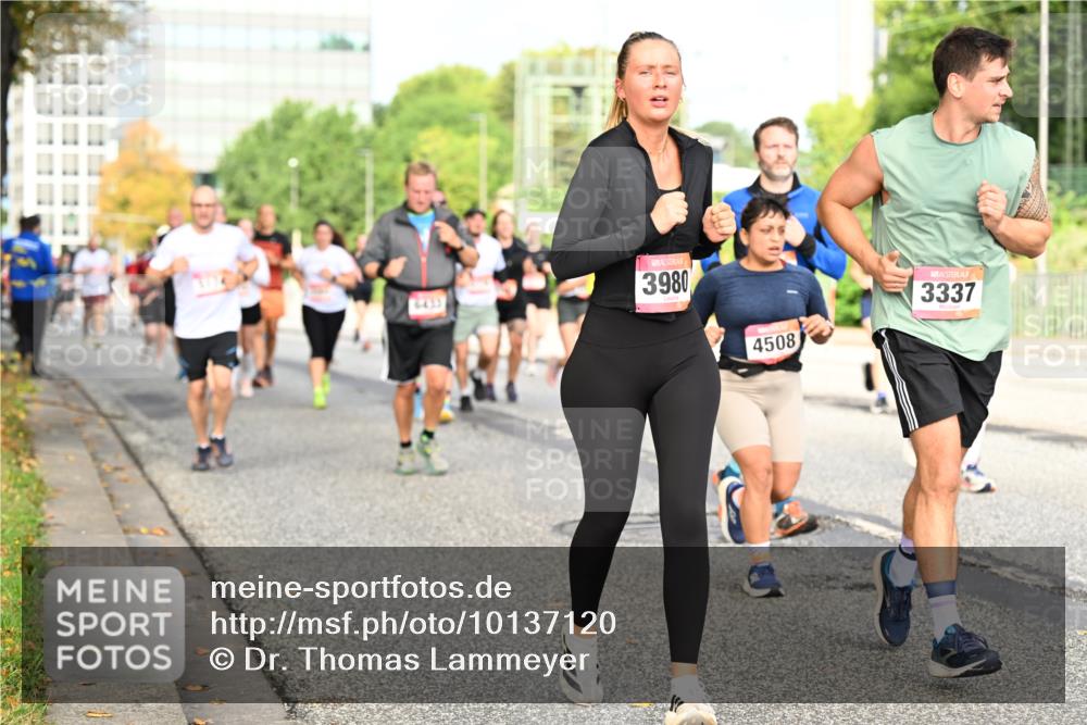 06.09.2026 - CURREX Alsterlauf Dr. Thomas Lammeyer http://msf.ph/oto/10137120 06.09.2026 10:02:32 Laufen 3980, 02, 4508, 3337 meine-sportfotos.de