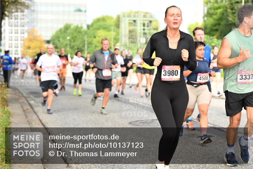 06.09.2026 - CURREX Alsterlauf Dr. Thomas Lammeyer http://msf.ph/oto/10137123 06.09.2026 10:02:33 Laufen 3980, 4508, 3337 meine-sportfotos.de