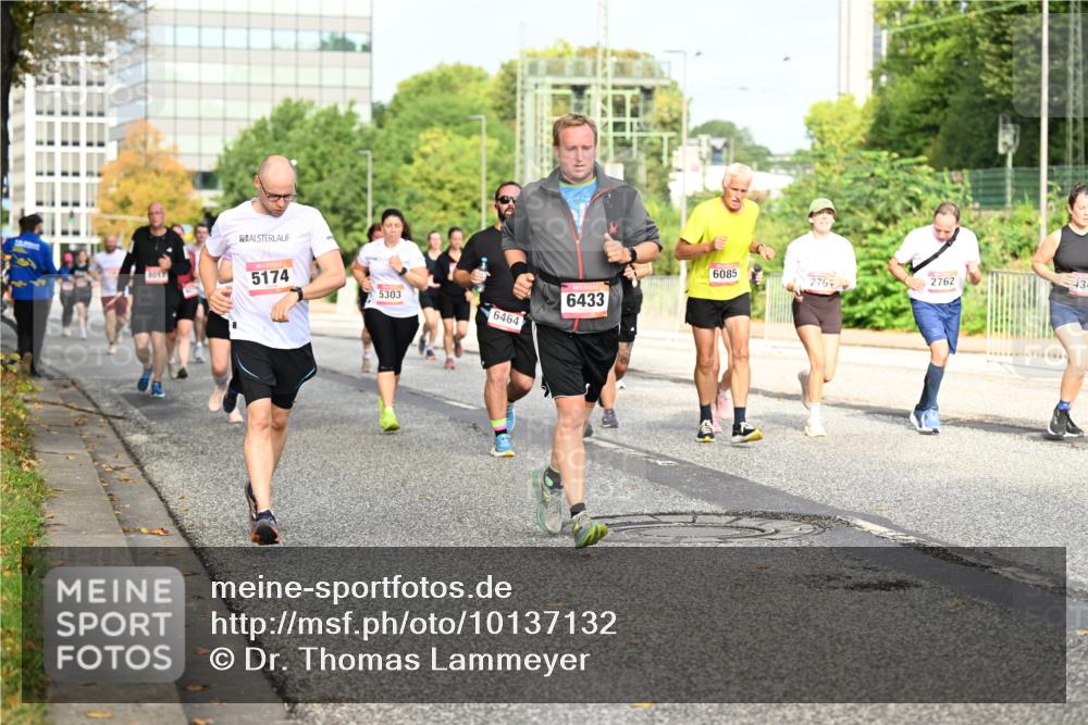 06.09.2026 - CURREX Alsterlauf Dr. Thomas Lammeyer http://msf.ph/oto/10137132 06.09.2026 10:02:34 Laufen 017, 5174, 6085, 2762, 434, 276, 5303, 6433, 6464 meine-sportfotos.de