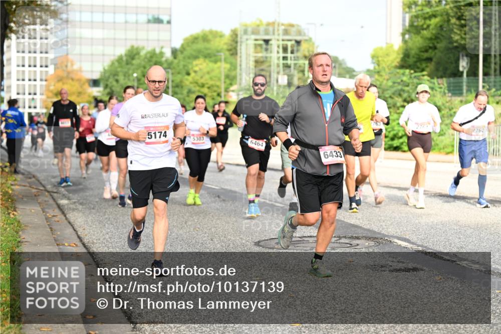 06.09.2026 - CURREX Alsterlauf Dr. Thomas Lammeyer http://msf.ph/oto/10137139 06.09.2026 10:02:34 Laufen 5174, 5303, 6464, 6433, 2761, 2762 meine-sportfotos.de