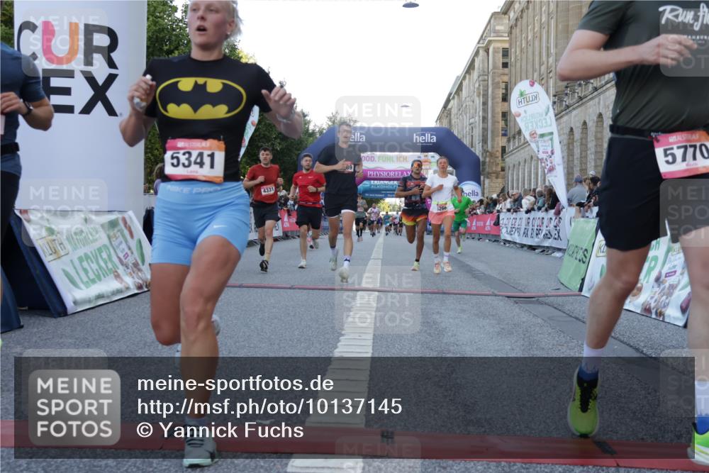 06.09.2026 - CURREX Alsterlauf Yannick Fuchs http://msf.ph/oto/10137145 06.09.2026 09:45:11 Ziel 2289, 2449, 2489, 2786, 3767, 3771, 3873, 3974, 4255, 4331, 5266, 5272, 5341, 5352, 5770, 8020 meine-sportfotos.de
