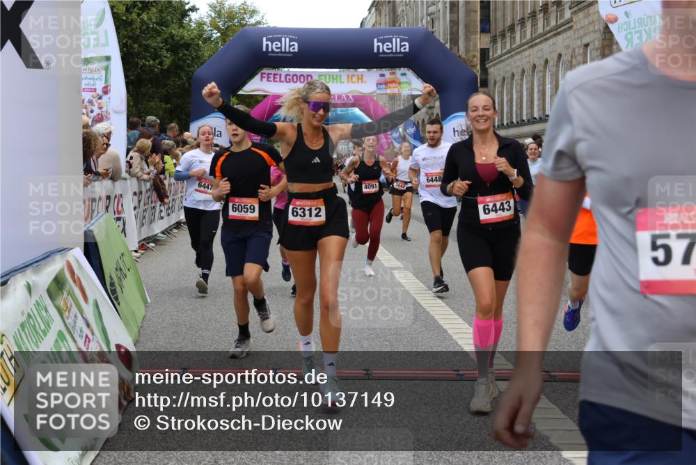 06.09.2026 - CURREX Alsterlauf Strokosch-Dieckow http://msf.ph/oto/10137149 06.09.2026 09:59:23 Ziel 2220, 2367, 2772, 3535, 3542, 3600, 3657, 3844, 3892, 4091, 4139, 4158, 4217, 4748, 4791, 5160, 5249, 5723, 5735, 6059, 6312, 6443, 6447 meine-sportfotos.de