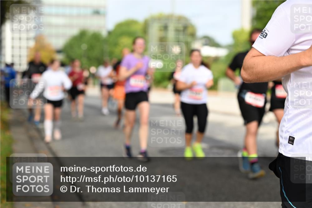 06.09.2026 - CURREX Alsterlauf Dr. Thomas Lammeyer http://msf.ph/oto/10137165 06.09.2026 10:02:36 Laufen  meine-sportfotos.de