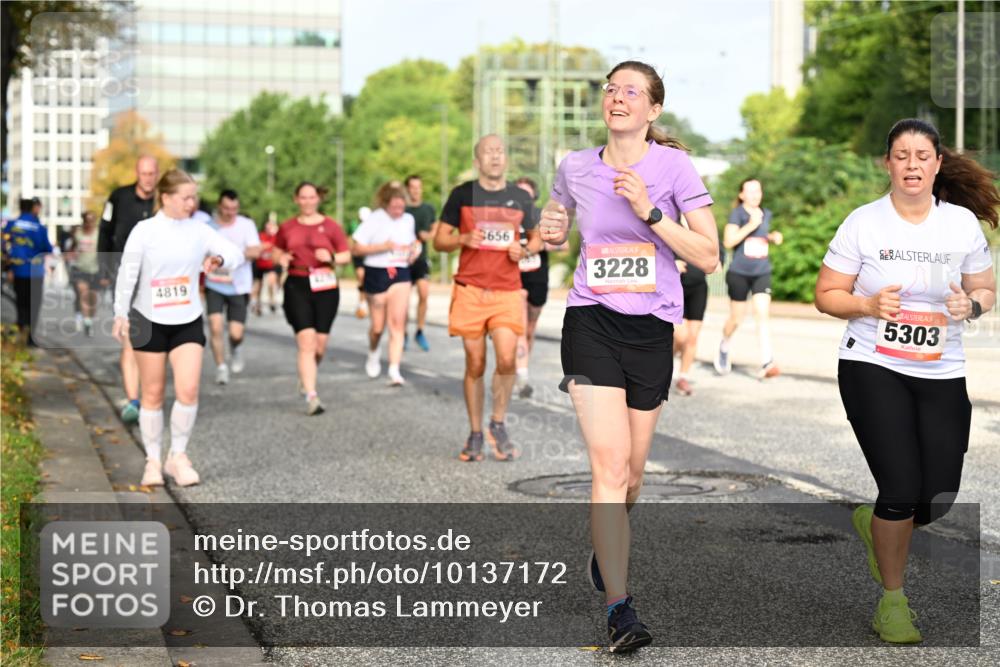 06.09.2026 - CURREX Alsterlauf Dr. Thomas Lammeyer http://msf.ph/oto/10137172 06.09.2026 10:02:38 Laufen 4819, 3656, 3228, 5303 meine-sportfotos.de