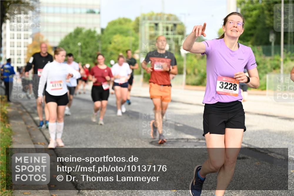 06.09.2026 - CURREX Alsterlauf Dr. Thomas Lammeyer http://msf.ph/oto/10137176 06.09.2026 10:02:38 Laufen 3228 meine-sportfotos.de