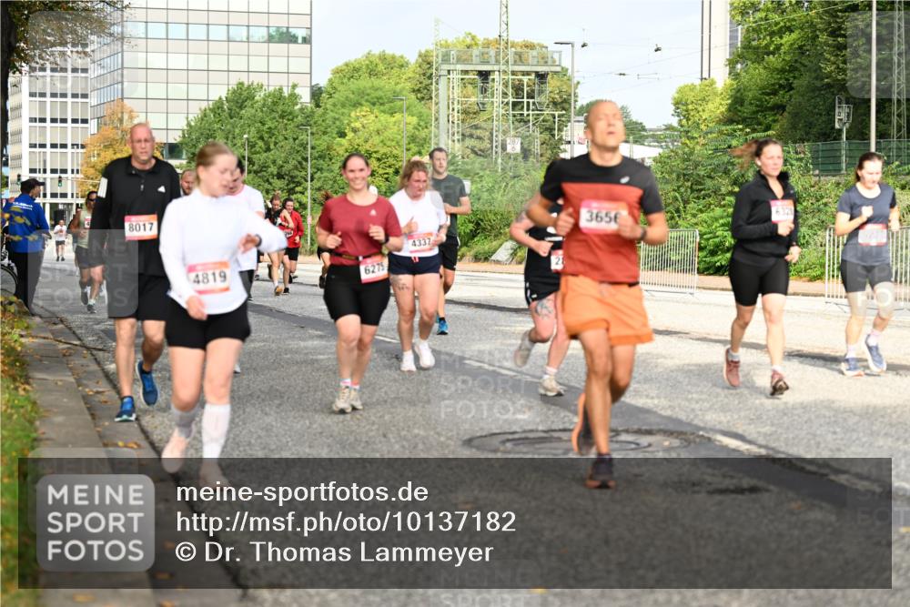 06.09.2026 - CURREX Alsterlauf Dr. Thomas Lammeyer http://msf.ph/oto/10137182 06.09.2026 10:02:39 Laufen 8017, 4819, 6275, 4337, 3656, 632 meine-sportfotos.de