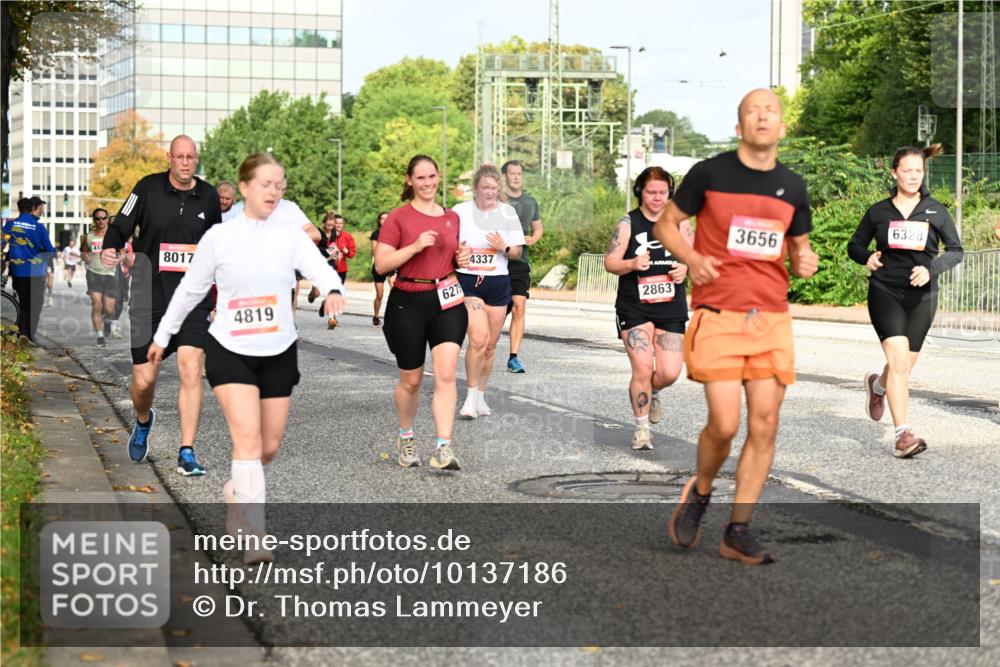 06.09.2026 - CURREX Alsterlauf Dr. Thomas Lammeyer http://msf.ph/oto/10137186 06.09.2026 10:02:39 Laufen 8017, 4819, 627, 4337, 2863, 3656, 6328 meine-sportfotos.de