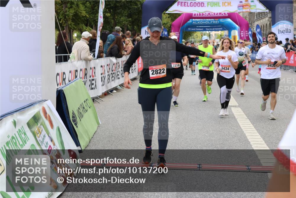 06.09.2026 - CURREX Alsterlauf Strokosch-Dieckow http://msf.ph/oto/10137200 06.09.2026 10:13:15 Ziel 2178, 2218, 2685, 2822, 2824, 2971, 3434, 3438, 5943, 6297, 6298, 6478, 8059, 8075, 8130, 8313 meine-sportfotos.de