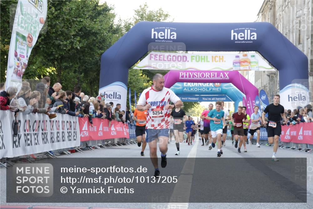 06.09.2026 - CURREX Alsterlauf Yannick Fuchs http://msf.ph/oto/10137205 06.09.2026 09:45:17 Ziel 2449, 2489, 3873, 4331, 5254, 5266, 5341, 5352, 5770, 5887, 5926, 6476, 8020 meine-sportfotos.de