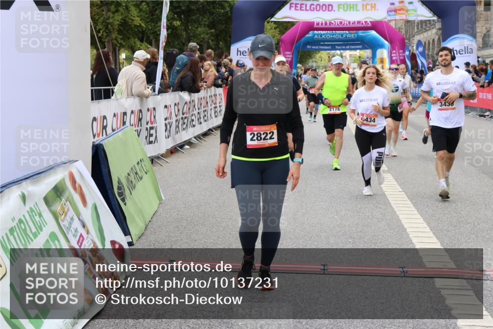 06.09.2026 - CURREX Alsterlauf Strokosch-Dieckow http://msf.ph/oto/10137231 06.09.2026 10:13:16 Ziel 2178, 2218, 2685, 2822, 2967, 2971, 3434, 3438, 5371, 5372, 6297, 6298, 6478, 8059, 8075, 8130, 8313 meine-sportfotos.de