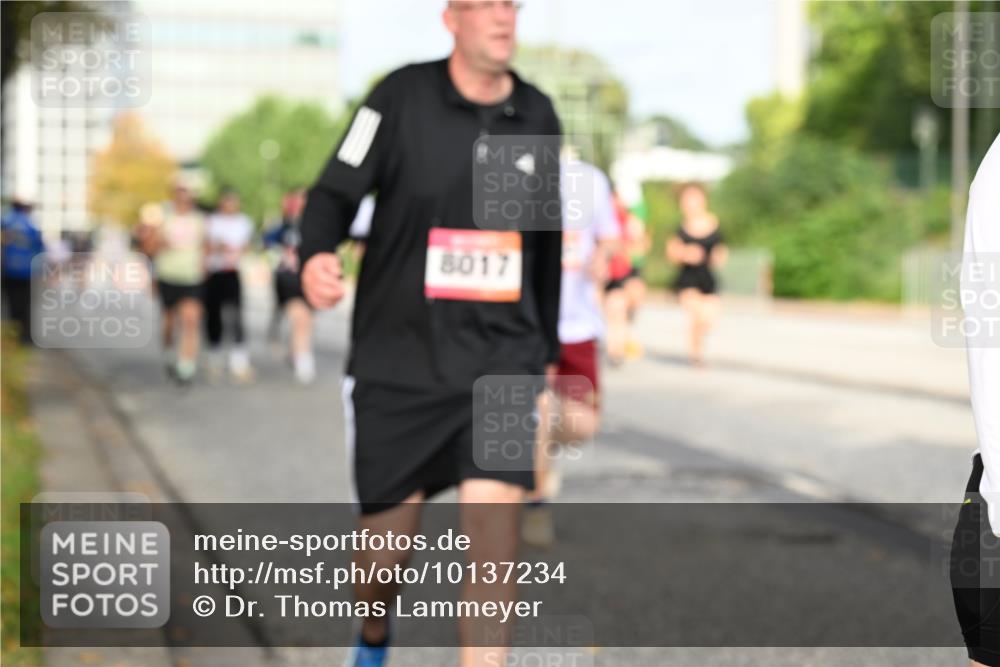 06.09.2026 - CURREX Alsterlauf Dr. Thomas Lammeyer http://msf.ph/oto/10137234 06.09.2026 10:02:43 Laufen 8017 meine-sportfotos.de