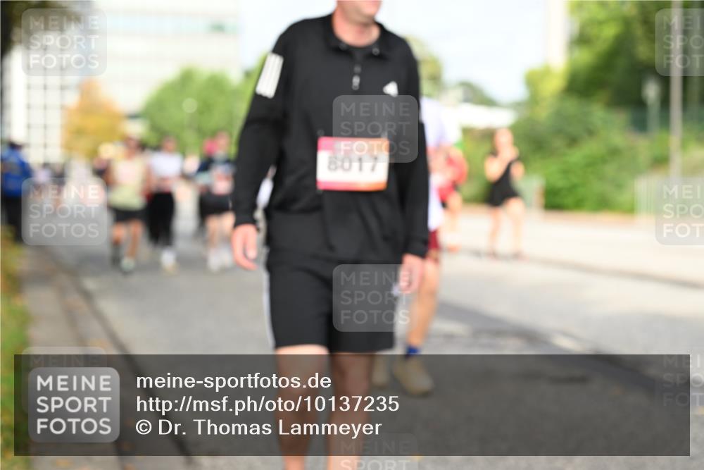 06.09.2026 - CURREX Alsterlauf Dr. Thomas Lammeyer http://msf.ph/oto/10137235 06.09.2026 10:02:43 Laufen 8017 meine-sportfotos.de