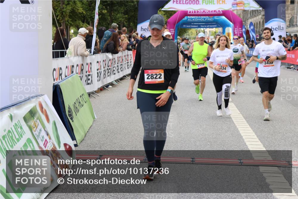 06.09.2026 - CURREX Alsterlauf Strokosch-Dieckow http://msf.ph/oto/10137236 06.09.2026 10:13:16 Ziel 2178, 2218, 2685, 2822, 2967, 2971, 3434, 3438, 5371, 5372, 6297, 6298, 6478, 8059, 8075, 8130, 8313 meine-sportfotos.de
