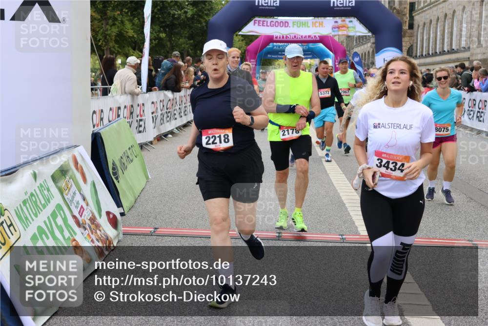 06.09.2026 - CURREX Alsterlauf Strokosch-Dieckow http://msf.ph/oto/10137243 06.09.2026 10:13:18 Ziel 2178, 2215, 2218, 2685, 2822, 2967, 2971, 3434, 3438, 5371, 5372, 6297, 6298, 6402, 6478, 8059, 8075, 8130, 8313 meine-sportfotos.de