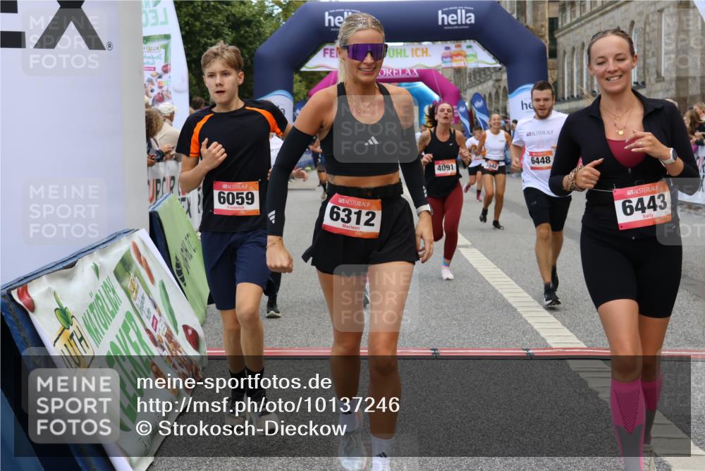 06.09.2026 - CURREX Alsterlauf Strokosch-Dieckow http://msf.ph/oto/10137246 06.09.2026 09:59:24 Ziel 2367, 2772, 3535, 3542, 3600, 3657, 3844, 4091, 4139, 4158, 4217, 4478, 4748, 4791, 5160, 5712, 5723, 5735, 6059, 6312, 6443, 6447 meine-sportfotos.de