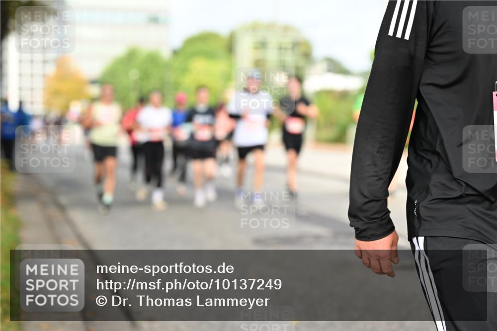 06.09.2026 - CURREX Alsterlauf Dr. Thomas Lammeyer http://msf.ph/oto/10137249 06.09.2026 10:02:45 Laufen  meine-sportfotos.de