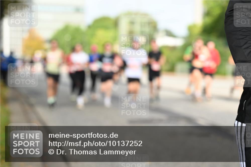 06.09.2026 - CURREX Alsterlauf Dr. Thomas Lammeyer http://msf.ph/oto/10137252 06.09.2026 10:02:45 Laufen  meine-sportfotos.de
