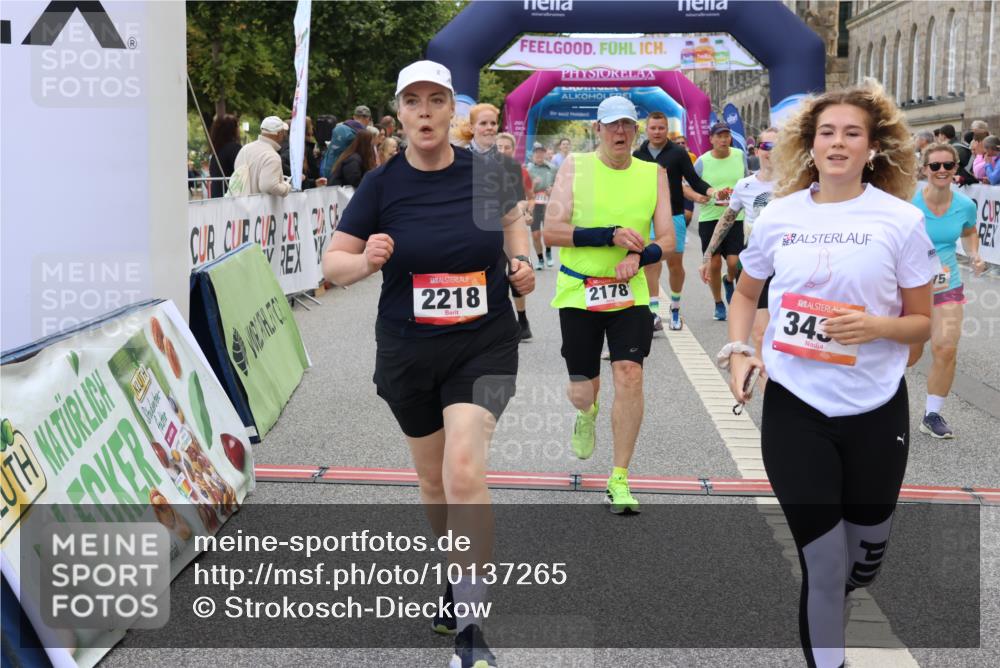 06.09.2026 - CURREX Alsterlauf Strokosch-Dieckow http://msf.ph/oto/10137265 06.09.2026 10:13:19 Ziel 2178, 2215, 2218, 2685, 2822, 2929, 2967, 2971, 3342, 3434, 3438, 3516, 5371, 5372, 6297, 6298, 6402, 6478, 8059, 8075, 8130, 8313 meine-sportfotos.de
