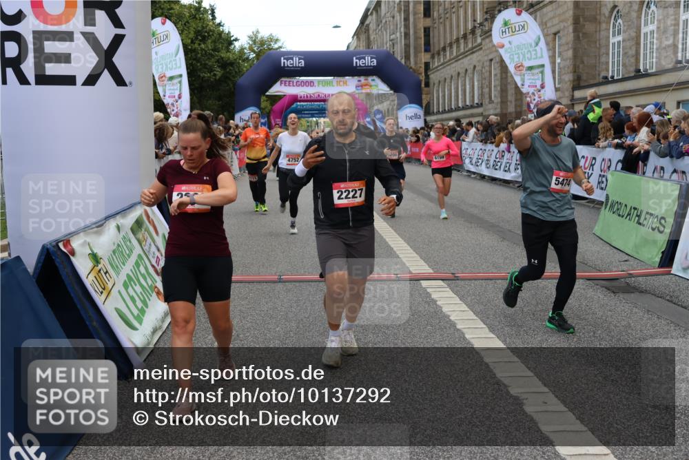 06.09.2026 - CURREX Alsterlauf Strokosch-Dieckow http://msf.ph/oto/10137292 06.09.2026 09:59:36 Ziel 2077, 2227, 2228, 2780, 3129, 3695, 3969, 4291, 4478, 4751, 4752, 5269, 5474, 5636, 5638, 5712, 5948, 6199, 6200, 6213, 8111 meine-sportfotos.de