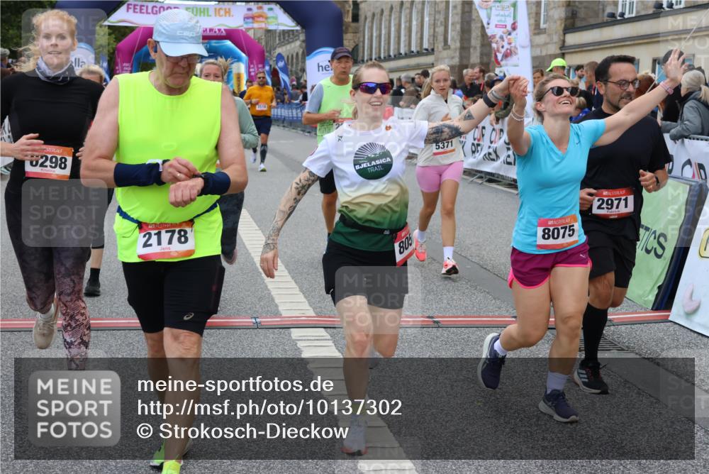 06.09.2026 - CURREX Alsterlauf Strokosch-Dieckow http://msf.ph/oto/10137302 06.09.2026 10:13:20 Ziel 2178, 2215, 2218, 2685, 2822, 2929, 2967, 2971, 3342, 3434, 3438, 3516, 5371, 5372, 6297, 6298, 6402, 6478, 8059, 8075, 8130, 8313 meine-sportfotos.de
