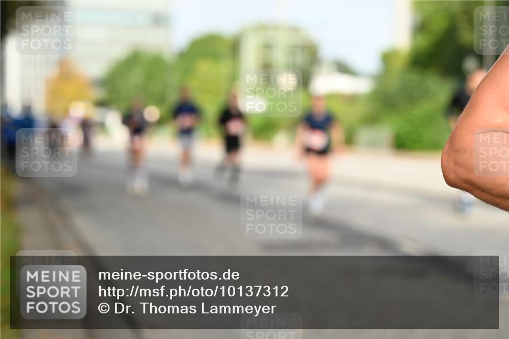 06.09.2026 - CURREX Alsterlauf Dr. Thomas Lammeyer http://msf.ph/oto/10137312 06.09.2026 10:02:51 Laufen  meine-sportfotos.de