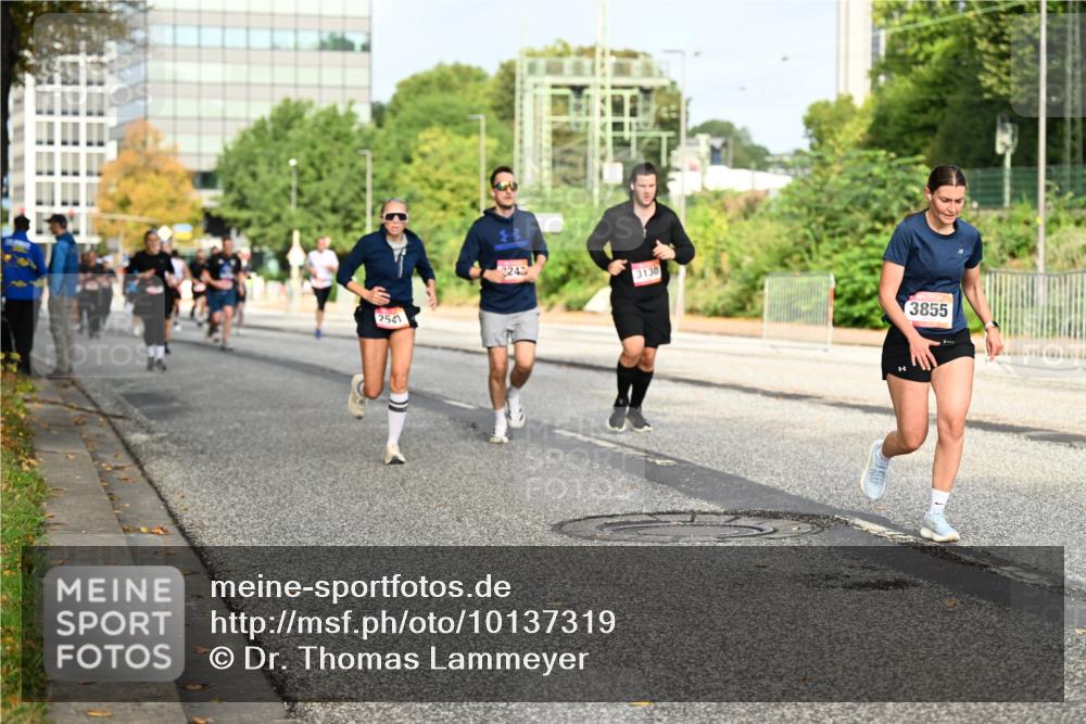 06.09.2026 - CURREX Alsterlauf Dr. Thomas Lammeyer http://msf.ph/oto/10137319 06.09.2026 10:02:52 Laufen 2541, 2242, 3130, 3855 meine-sportfotos.de