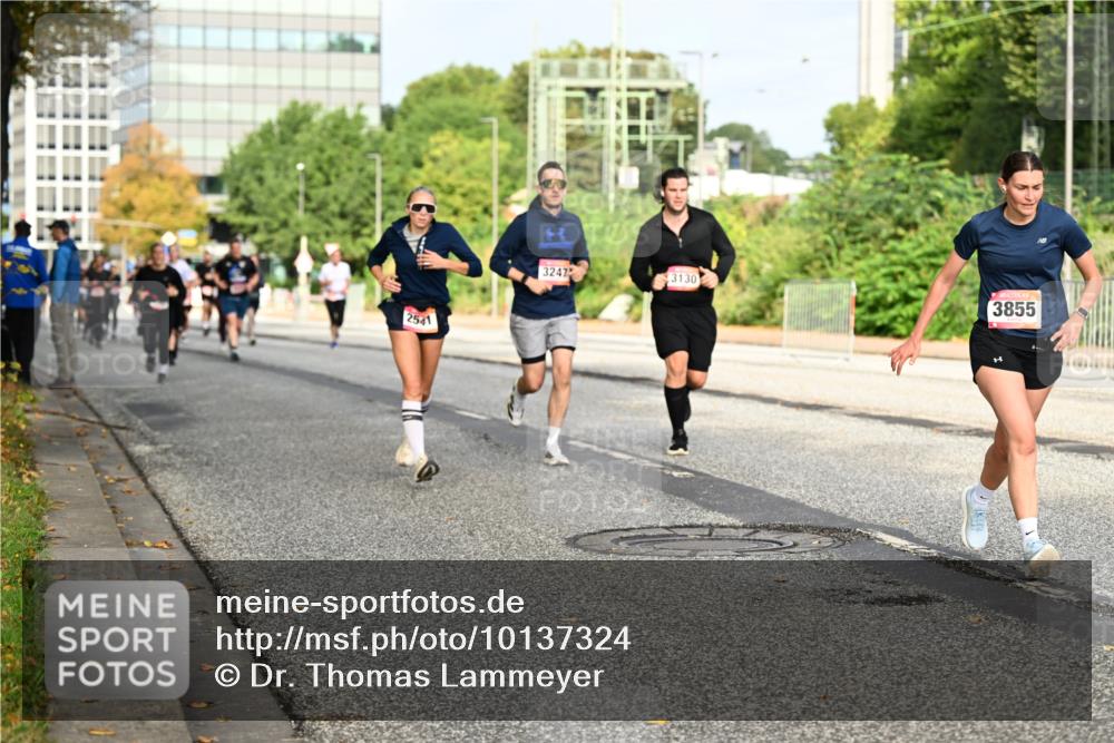 06.09.2026 - CURREX Alsterlauf Dr. Thomas Lammeyer http://msf.ph/oto/10137324 06.09.2026 10:02:53 Laufen 2541, 3247, 3130, 3855 meine-sportfotos.de