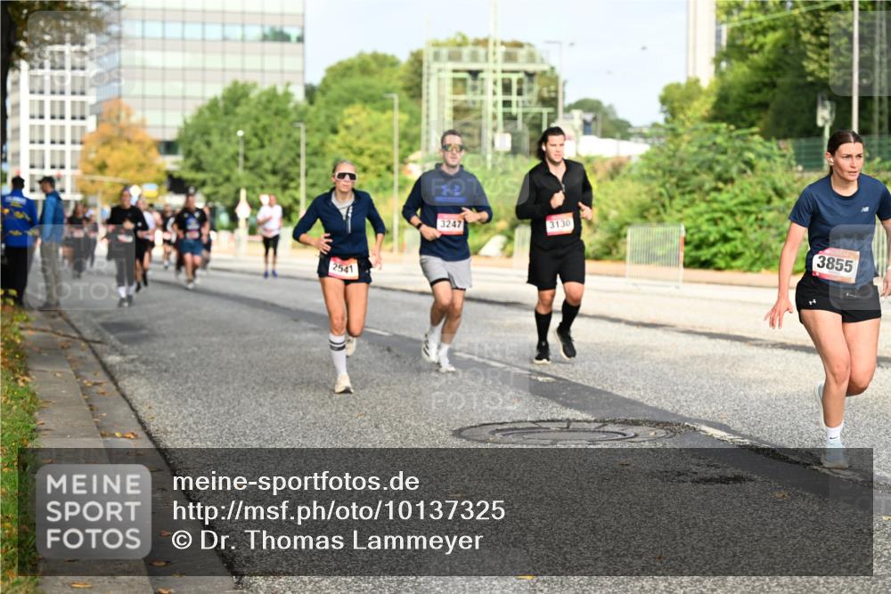 06.09.2026 - CURREX Alsterlauf Dr. Thomas Lammeyer http://msf.ph/oto/10137325 06.09.2026 10:02:53 Laufen 2541, 3247, 3130, 3855 meine-sportfotos.de