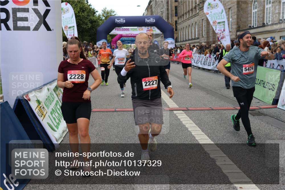 06.09.2026 - CURREX Alsterlauf Strokosch-Dieckow http://msf.ph/oto/10137329 06.09.2026 09:59:36 Ziel 2077, 2227, 2228, 2780, 3129, 3695, 3969, 4291, 4478, 4751, 4752, 5269, 5474, 5636, 5638, 5712, 5948, 6199, 6200, 6213, 8111 meine-sportfotos.de