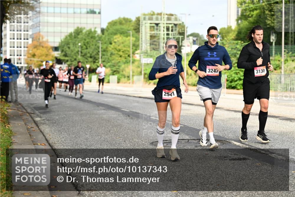 06.09.2026 - CURREX Alsterlauf Dr. Thomas Lammeyer http://msf.ph/oto/10137343 06.09.2026 10:02:54 Laufen 2541, 3247, 3130 meine-sportfotos.de