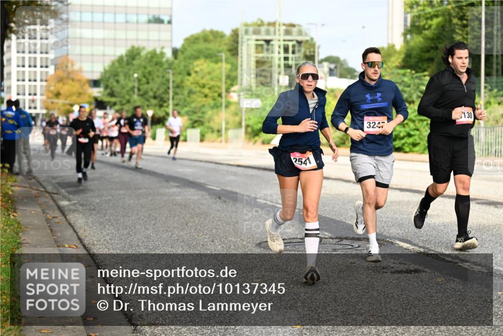 06.09.2026 - CURREX Alsterlauf Dr. Thomas Lammeyer http://msf.ph/oto/10137345 06.09.2026 10:02:54 Laufen 2541, 3247, 130 meine-sportfotos.de