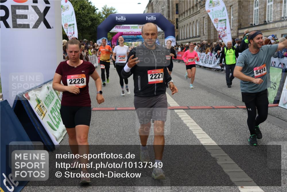 06.09.2026 - CURREX Alsterlauf Strokosch-Dieckow http://msf.ph/oto/10137349 06.09.2026 09:59:36 Ziel 2077, 2227, 2228, 2780, 3129, 3695, 3969, 4291, 4478, 4751, 4752, 5269, 5474, 5636, 5638, 5712, 5948, 6199, 6200, 6213, 8111 meine-sportfotos.de