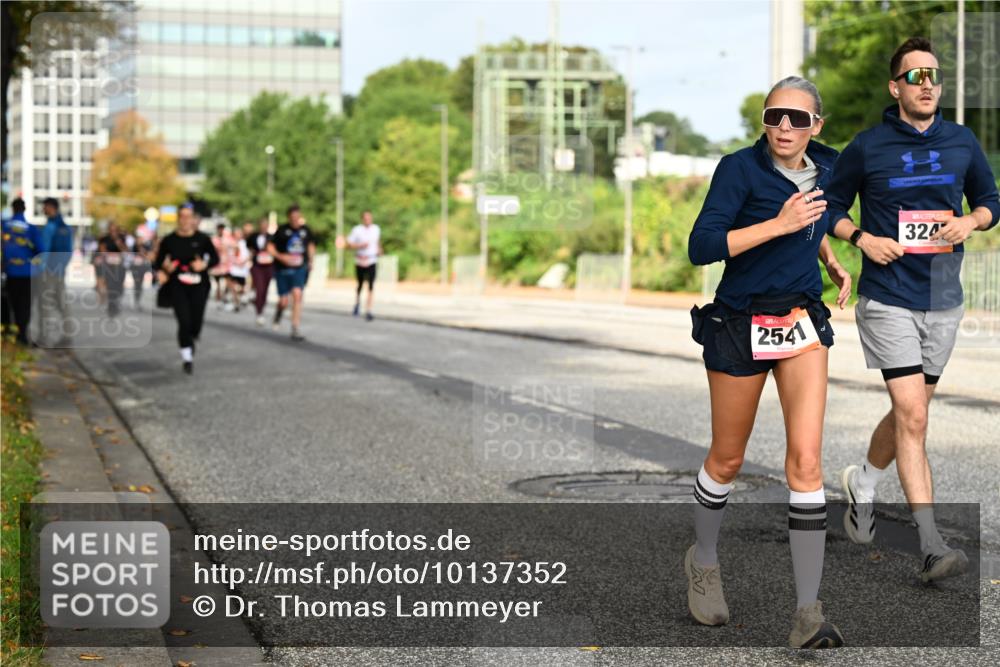 06.09.2026 - CURREX Alsterlauf Dr. Thomas Lammeyer http://msf.ph/oto/10137352 06.09.2026 10:02:55 Laufen 254, 324 meine-sportfotos.de