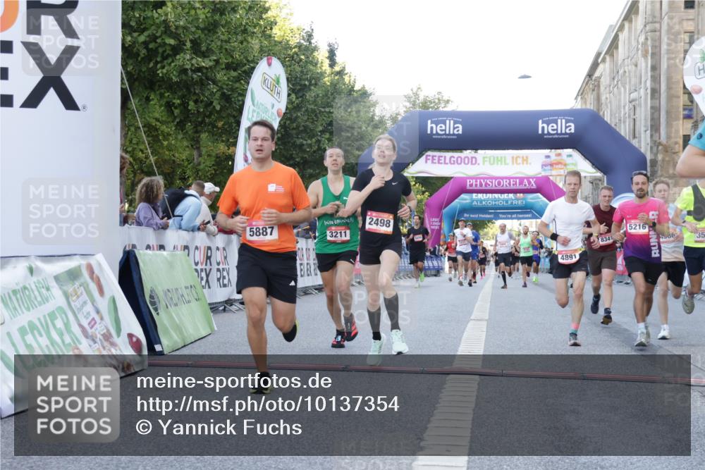 06.09.2026 - CURREX Alsterlauf Yannick Fuchs http://msf.ph/oto/10137354 06.09.2026 09:45:22 Ziel 2111, 2170, 2449, 2498, 3211, 3593, 4586, 4891, 5216, 5254, 5352, 5887, 5926, 6476, 8020, 8341 meine-sportfotos.de