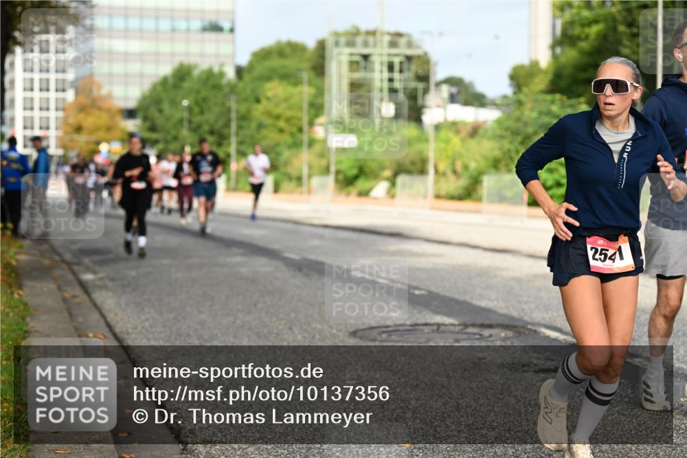 06.09.2026 - CURREX Alsterlauf Dr. Thomas Lammeyer http://msf.ph/oto/10137356 06.09.2026 10:02:55 Laufen 254 meine-sportfotos.de