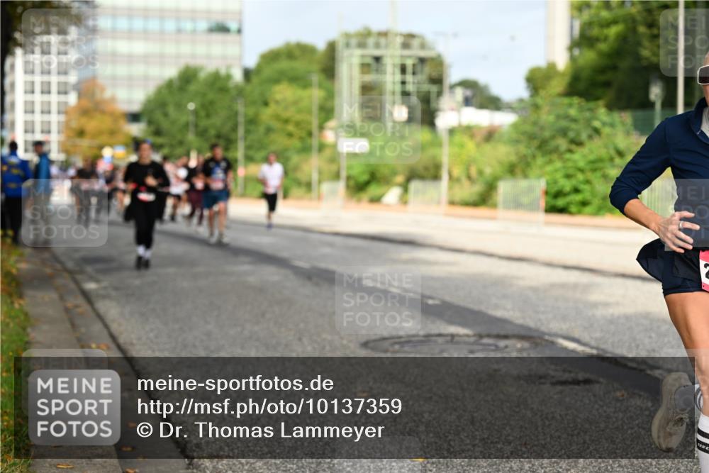 06.09.2026 - CURREX Alsterlauf Dr. Thomas Lammeyer http://msf.ph/oto/10137359 06.09.2026 10:02:56 Laufen 2 meine-sportfotos.de