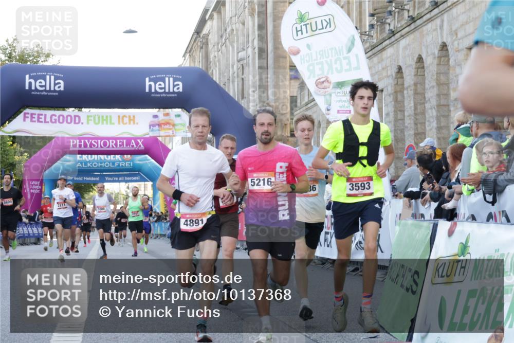06.09.2026 - CURREX Alsterlauf Yannick Fuchs http://msf.ph/oto/10137368 06.09.2026 09:45:22 Ziel 2111, 2170, 2449, 2498, 3211, 3593, 4586, 4891, 5216, 5254, 5352, 5887, 5926, 6476, 8020, 8341 meine-sportfotos.de