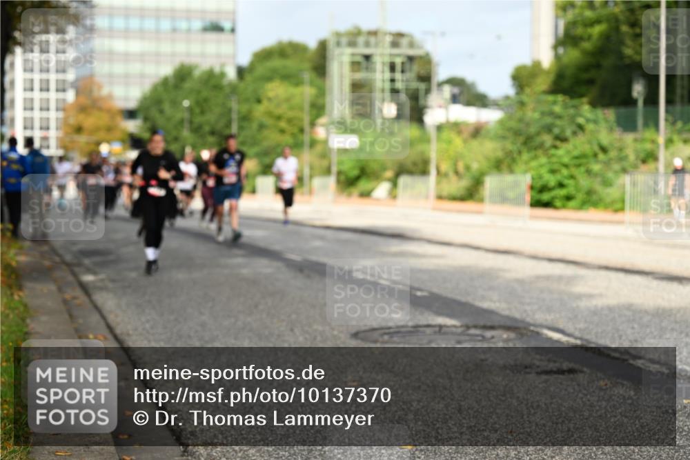 06.09.2026 - CURREX Alsterlauf Dr. Thomas Lammeyer http://msf.ph/oto/10137370 06.09.2026 10:02:56 Laufen  meine-sportfotos.de
